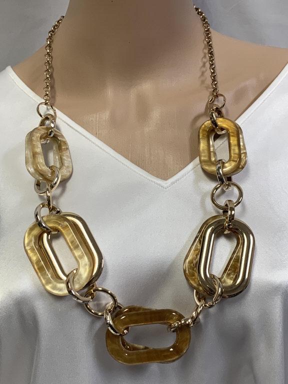 VINTAGE GOLD NECKLACE W/OVAL TORTOISE LINKS: VINTAGE GOLD NECKLACE W/OVAL TORTOISE LINKS-16" LONG