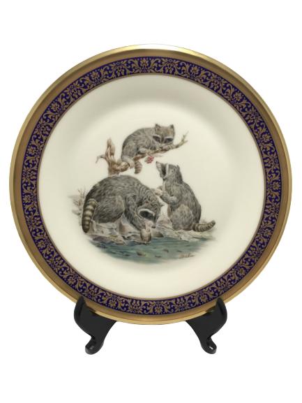 VTG LENOX 1973 RACCOONS COLLECTIBLE PLATE 10.5": VTG LENOX 1973 RACCOONS COLLECTIBLE PLATE 10.5" - good condition