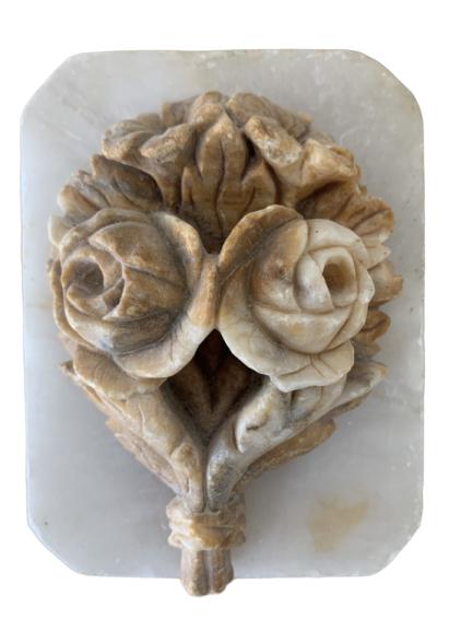 MARBLE FLORAL SPRAY ON 5.5" MARBLE WALL PLAQUE (1 of 4)