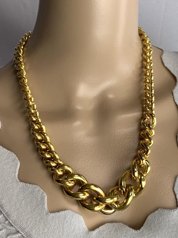 VINTAGE HEAVY GOLD ITALIAN NECKLACE (1 of 3)