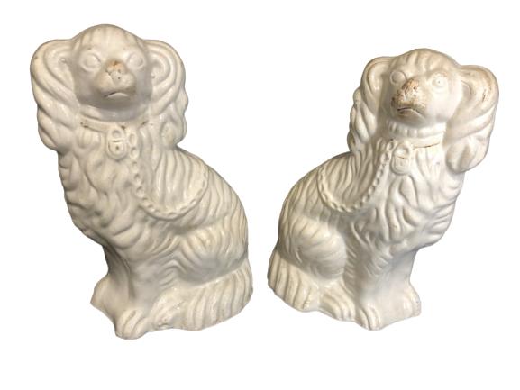 PAIR OF VINTAGE CREAM COLORED FOO DOGS 9"H: PAIR OF VINTAGE CREAM COLORED FOO DOGS -9" x 6"-Very good condition