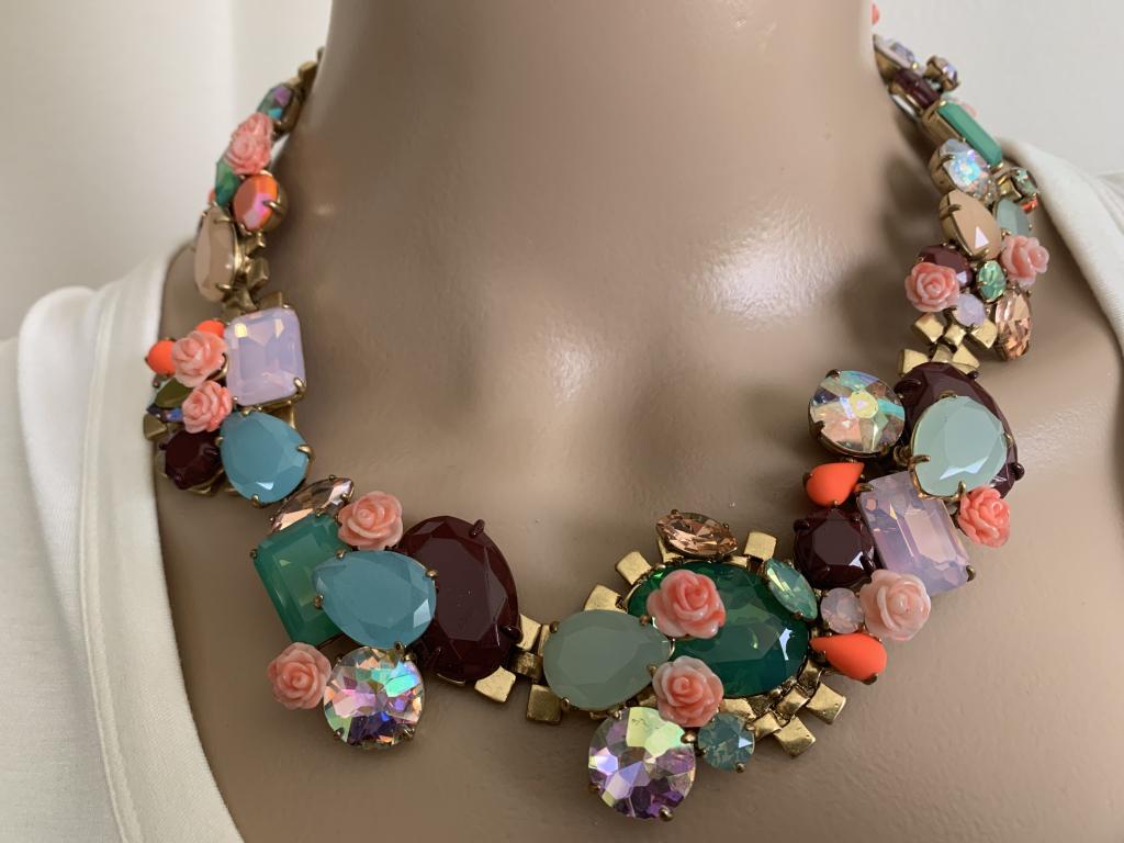 J CREW COLORFUL AND FUN CHUNKY JEWELED NECKLACE: J CREW COLORFUL AND FUN CHUNKY JEWELED NECKLACE -Retails $148