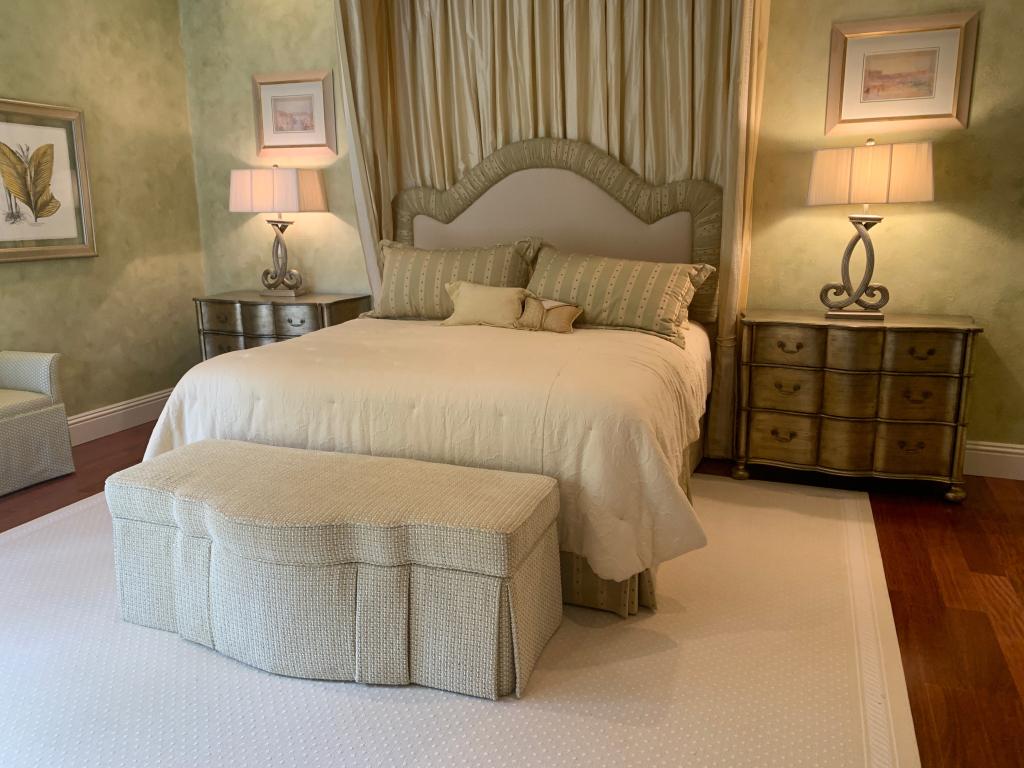 FRAN MURPHY DESIGNER KING SIZE COMPLETE BED: FRAN MURPHY DESIGNER KING SIZE COMPLETE BED -custom upholstered headboard, pillow top mattress, and custom bedding