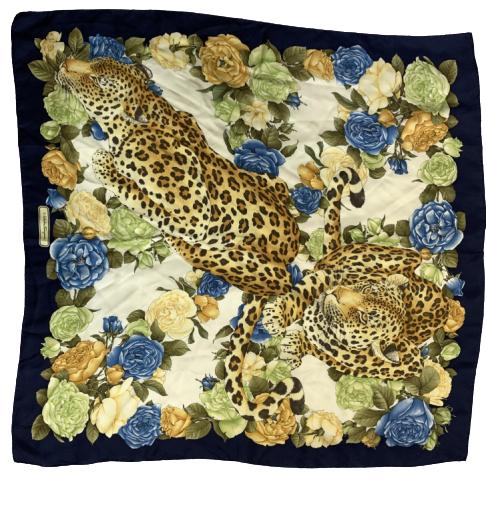 VINTAGE SALVATORE FERRAGAMO 100% SILK SCARF: VINTAGE SALVATORE FERRAGAMO 100% SILK SCARF -33" x 33" -100% Silk -Made in Italy