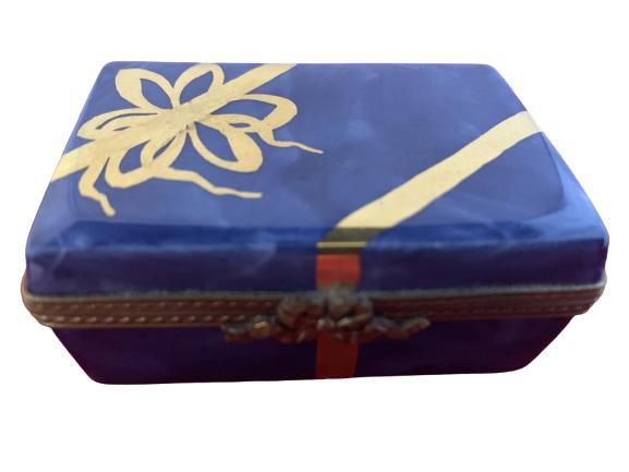 VINTAGE LIMOGES SHIRT BOX PRESENT: VINTAGE LIMOGES SHIRT BOX PRESENT