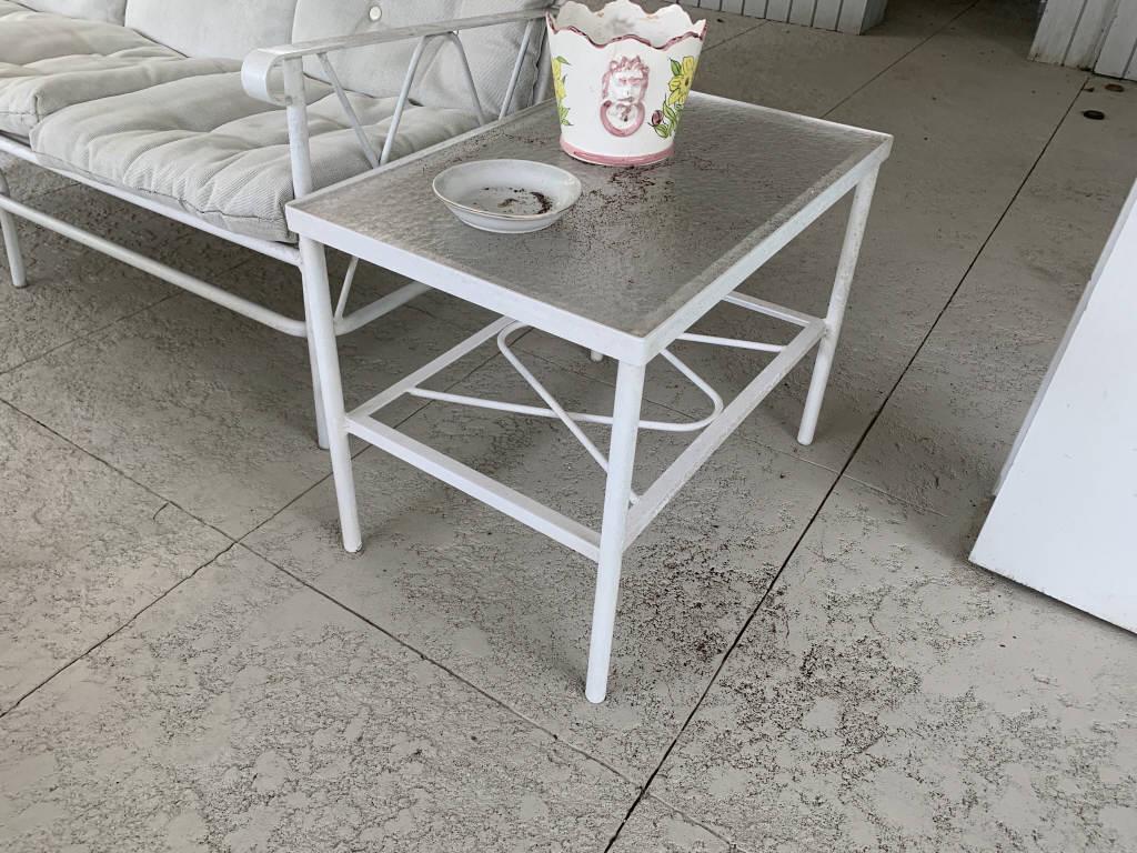 VINTAGE WHITE GLASS TOP PATIO END TABLE (1 of 1)