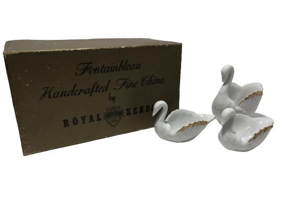VNTG ROYAL KENDALL SWAN SALT DIPS & CANDLE HOLDER (1 of 4)