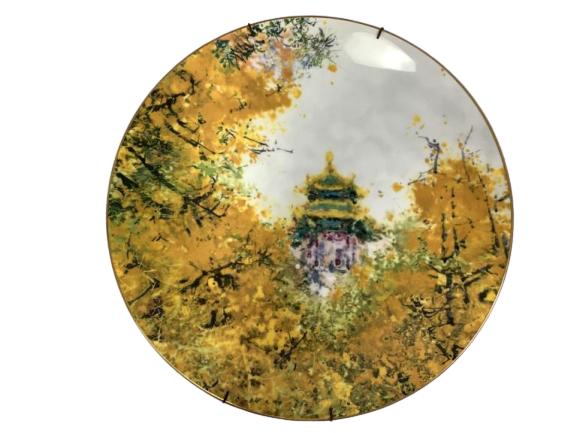 VNTG ROYAL DOULTON "IMPERIAL PALACE" PLATE 10.5" (1 of 4)