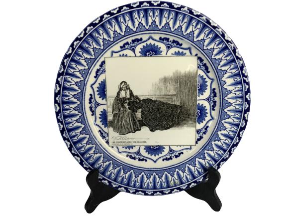 ANTIQUE ROYAL DOULTON COLLECTIBLE PLATE 10.5" (1 of 4)