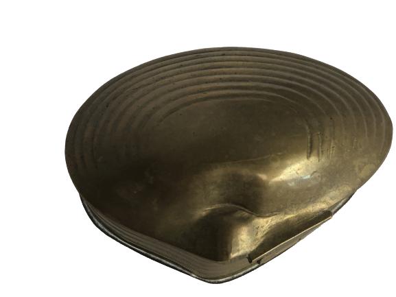 VINTAGE BRASS CLAMSHELL KEEPSAKE BOX (1 of 8)