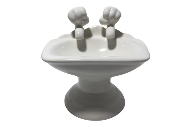 DISNEY MICKEY HANDS SOAP HOLDER: DISNEY MICKEY HANDS SOAP HOLDER
