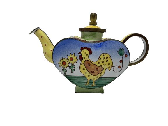 MINI TEAPOT W/ CHICKEN IN THE STYLE OF KELVIN CHEN: MINI TEAPOT W/ CHICKEN IN THE STYLE OF KELVIN CHEN