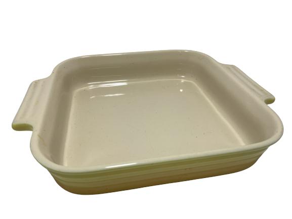 LE CREUSET YELLOW BAKING PAN 8.75" x 8.75" (1 of 6)
