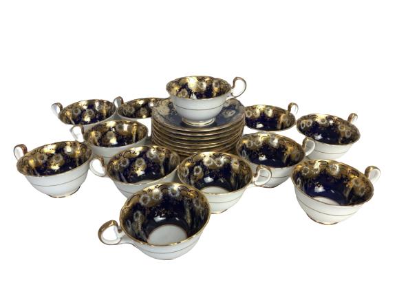 12 VTG AYNSLEY ENGLAND BLUE & GOLD TEA CUPS (1 of 7)