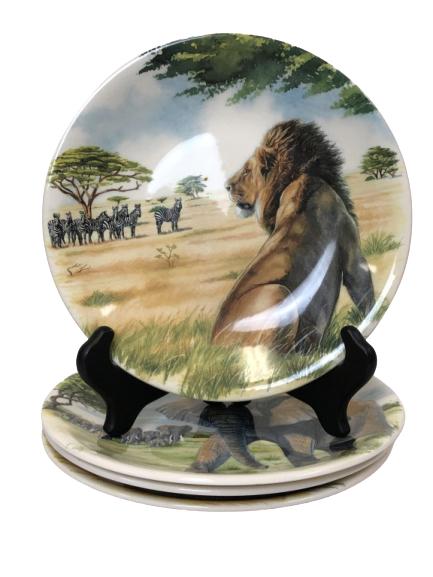 4 GIEN SAFARI FRANCE PLATES 8.5" D: 4 GIEN SAFARI FRANCE PLATES -8.5" D -1 CHIP TO EDGE, 1 SMALL CRACK TO EDGE