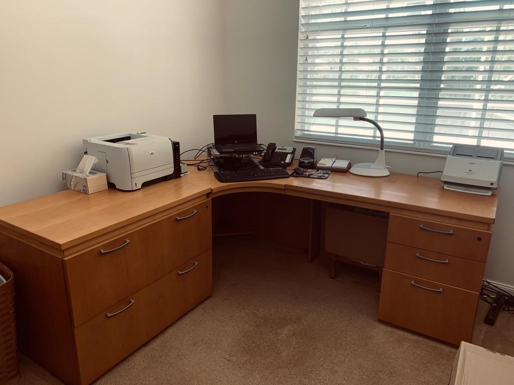 CORNER DESK OFFICE UNIT (1 of 3)