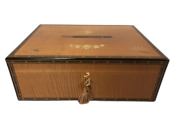 ELLIE BLEU MEDALS MEDAILLES HUMIDOR FLOR FINA 16" (1 of 11)