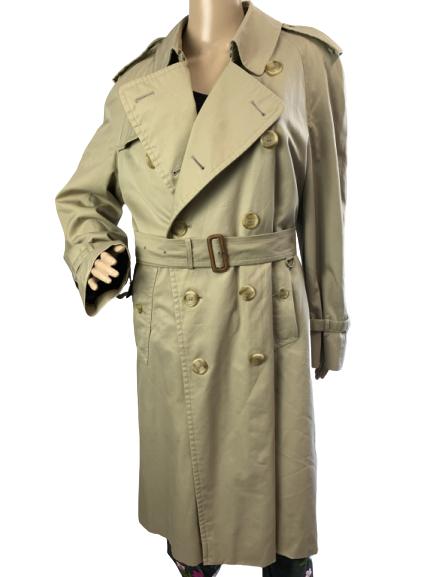 VINTAGE BURBERRY'S BEIGE WINTER COAT SIZE LARGE (1 of 11)