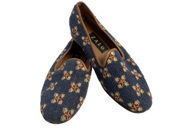 VTG ZALO FLOWER DESIGN NEEDLEPOINT LOAFERS SZ 6: VTG ZALO FLOWER DESIGN NEEDLEPOINT LOAFERS SZ 6 -SIZE 6 -HANDMADE IN SPAIN -LEATHER SOLE