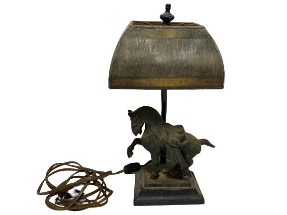ANTIQUE IRON METAL EQUESTRIAN TABLE LAMP (1 of 5)