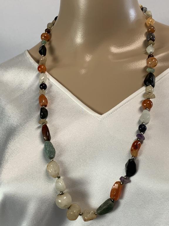 VINTAGE  MULTI COLORED STONE NECKLACE (1 of 2)