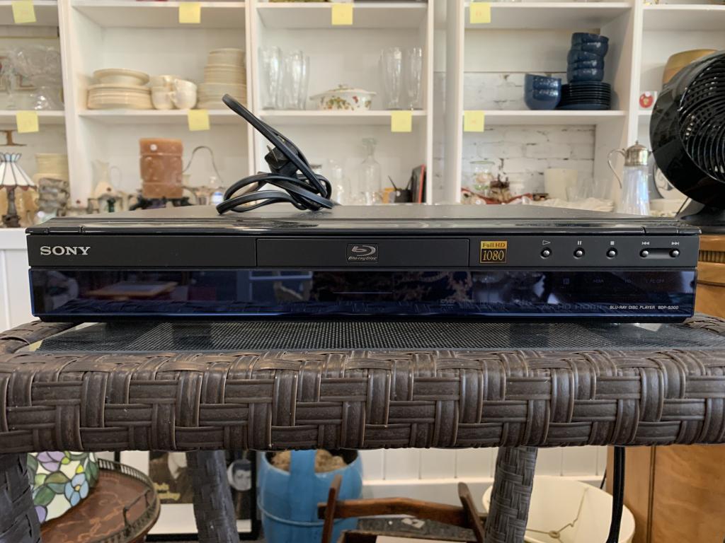SONY BLU-RAY DISC PLAYER 1080P HIGH DEFINITION (1 of 7)