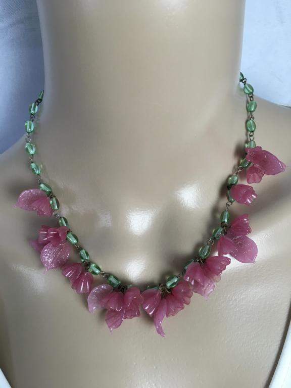 VINTAGE PINK FLOWER BEADED NECKLACE 8.5" (1 of 3)