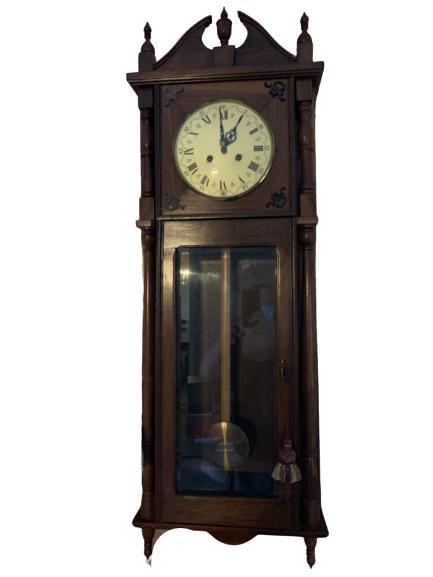 BEAUTIFUL VINTAGE  WOOD WALL CLOCK (1 of 1)