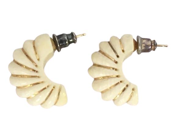 VTG SHELL W 14K GOLD ACCENT EARRINGS & RING SZ 6.5 (1 of 3)