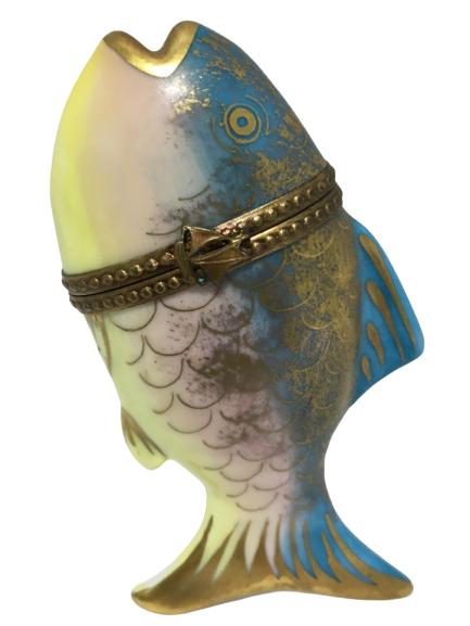VTG LIMOGES FRANCE GOLD PORCELAIN FISH PILL POX: VTG LIMOGES FRANCE GOLD PORCELAIN FISH PILL POX