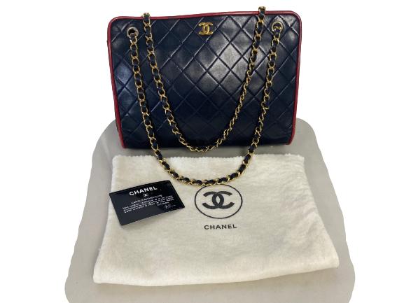 chanel navy quilted bag