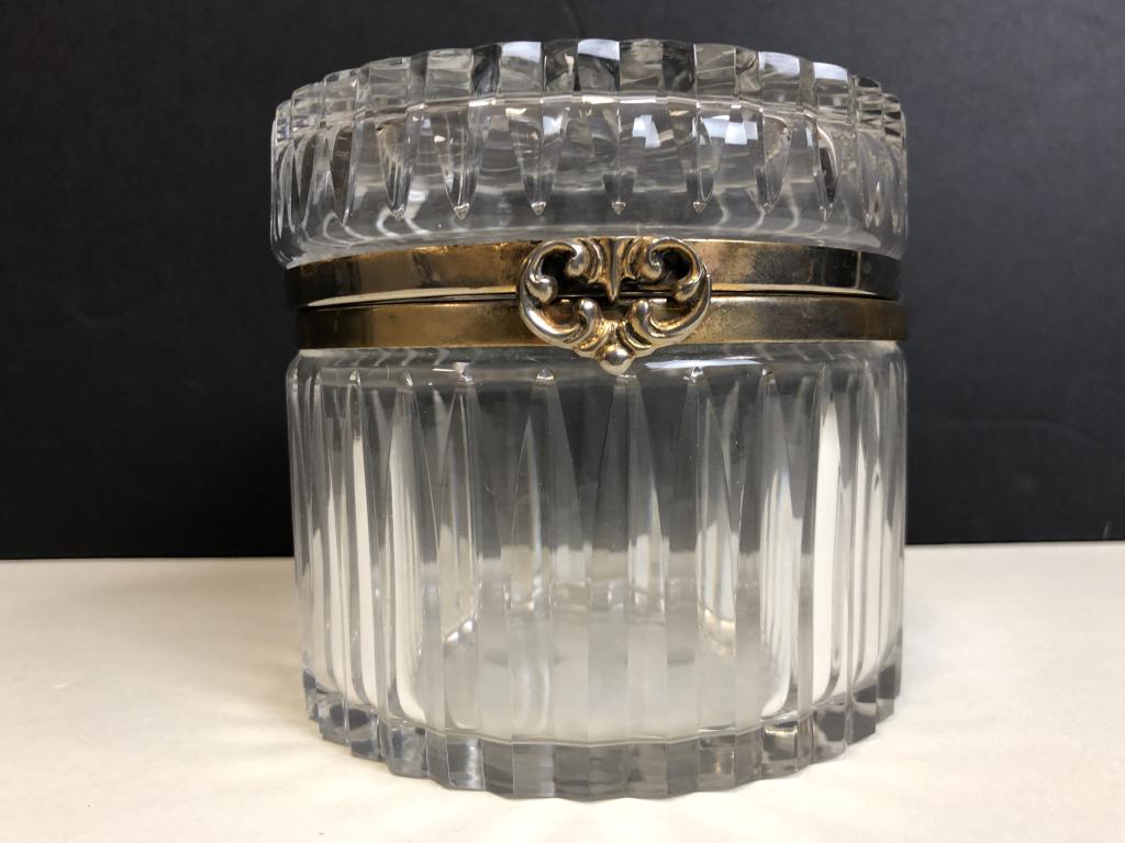 VTG CLEAR GLASS AND BRASS ROUND KEEPSAKE BOX 4.5" (1 of 8)