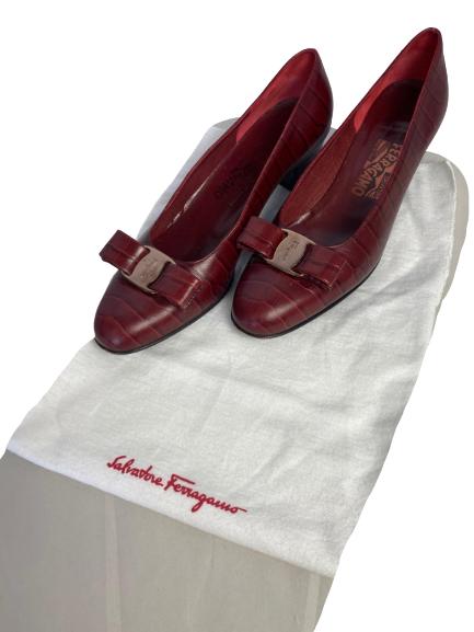 VTG FERRAGAMO RED REPTILIAN LEATHER HEELS SZ 8 (1 of 11)