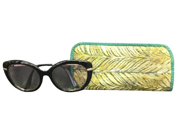 SALVATORE FERRAGAMO BLACK PRESCRIPTION SUNGLASSES: SALVATORE FERRAGAMO BLACK PRESCRIPTION SUNGLASSES - MADE IN ITALY - MINOR SCUFFS - SEE PHOTOS