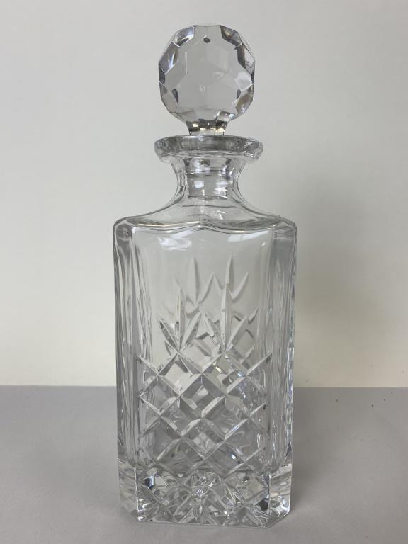 VINTAGE CRYSTAL CLEAR GLASS WINE/ WHISKEY DECANTER (1 of 5)