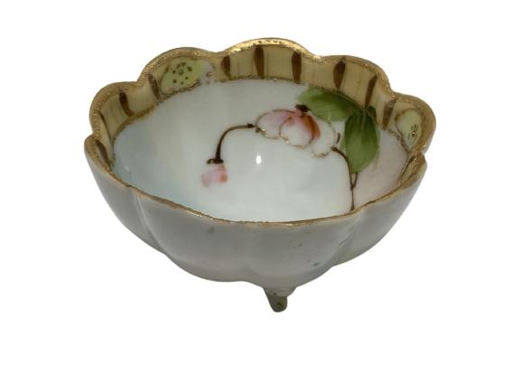 VINTAGE THREE FOOT HANDPAINTED SALT DIP 3" (1 of 7)