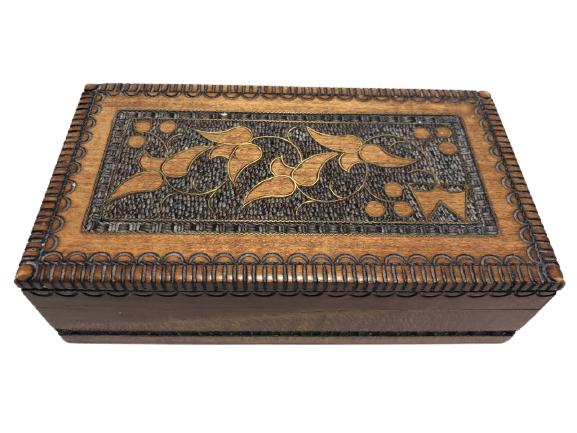 VINTAGE CARVED WOOD KEEPSAKE  BOX 7" (1 of 4)