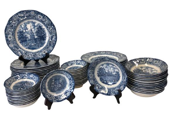 VINTAGE LIBERTY BLUE BY STAFFORDSHIRE DINNERWARE (1 of 5)