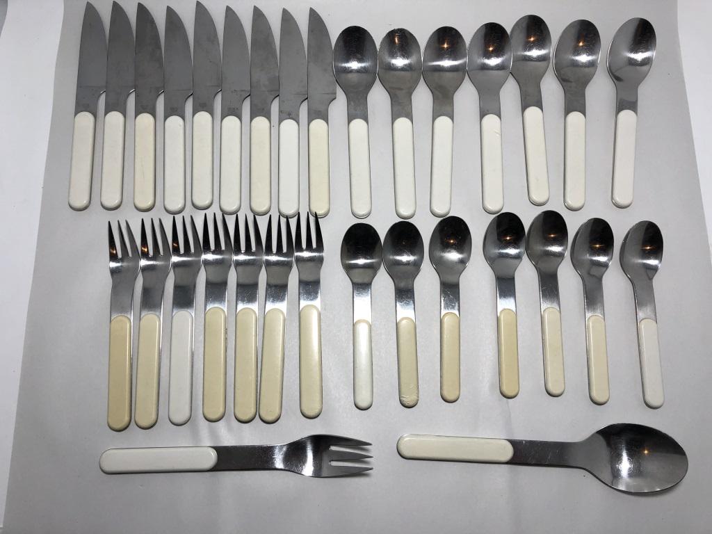 VINTAGE DANISH MODERN SILVERWARE SET 32 PIECES (1 of 12)