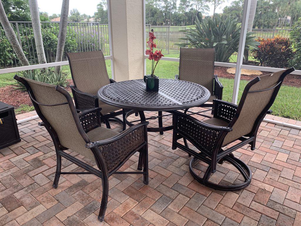 CASTELLE 5 PIECE PATIO SET (1 of 4)
