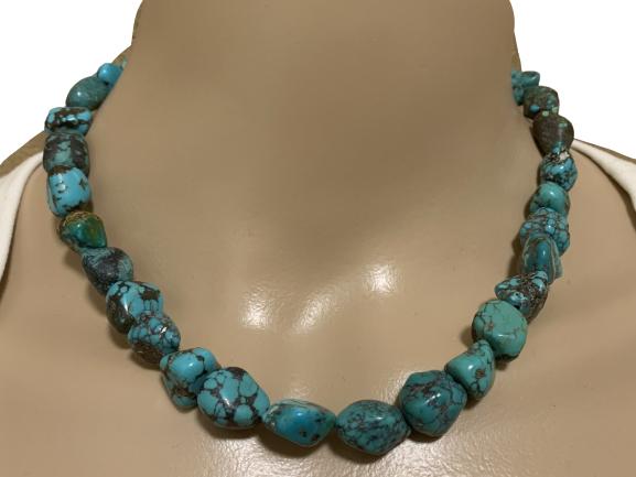 VINTAGE CHUNKY TURQUOISE NECKLACE (1 of 5)