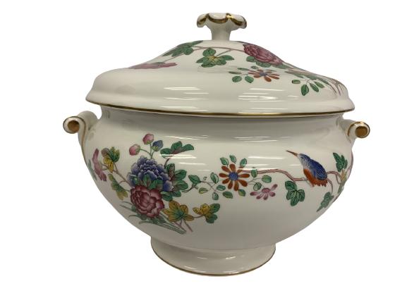 WILLIAMSBURG WEDGWOOD "CUCKOO" SOUP TUREEN: WILLIAMSBURG WEDGWOOD "CUCKOO" SOUP TUREEN -VERY GOOD VINTAGE CONDITION -9"D X 8 1/2"H