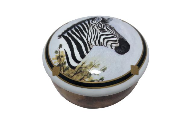 LYNN CHASE AFRICAN PORTRAITS ZEBRA TRINKET BOX: LYNN CHASE AFRICAN PORTRAITS ZEBRA TRINKET BOX