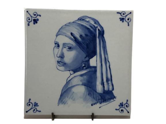 VTG HAND PAINTED DECORATIVE TILE W FIGURE 5" (1 of 4)