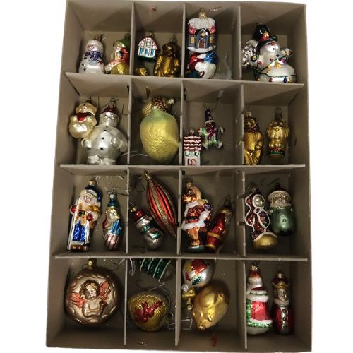ASSORTED VINTAGE CHRISTMAS TREE ORNAMENTS (1 of 9)