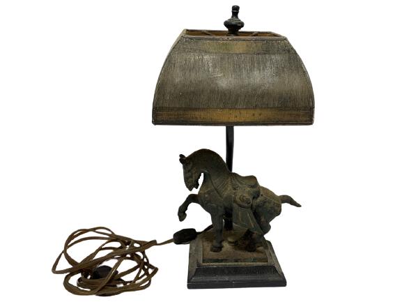 ANTIQUE IRON METAL EQUESTRIAN TABLE LAMP (1 of 5)