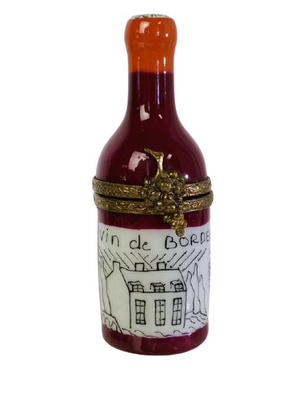 FRENCH WINE BOTTLE - VIN DE BORDEAUX- LIMOGES BOX: FRENCH WINE BOTTLE - VIN DE BORDEAUX- LIMOGES PORCELAIN TRINKET BOX -1" INCH WIDE - 3" INCHES TALL-VERY GOOD VINTAGE CONDITION-NC11062020