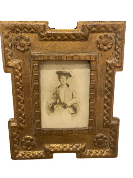 ANTIQUE ITALIAN WOOD FRAMED PICTURE OF LADY (1 of 2)
