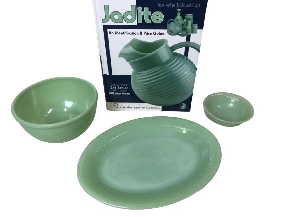 3 VTG JADITE FIRE KING SERVING MIXING BOWLS & BOOK (1 of 6)