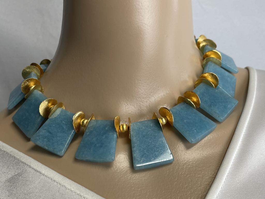BLUE AMAZONITE NECKLACE WITH CONTRASTING GOLD (1 of 5)